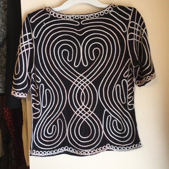 CLEARANCE Lauren Michelle embroidered top sz M/L - Picture 8 of 8